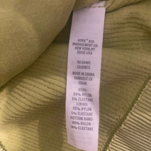 Seamless Aerie Ribbed V-Neck Cropped T-shirt Bright Lime Small Gold Ring Accent - Picture 4 of 7